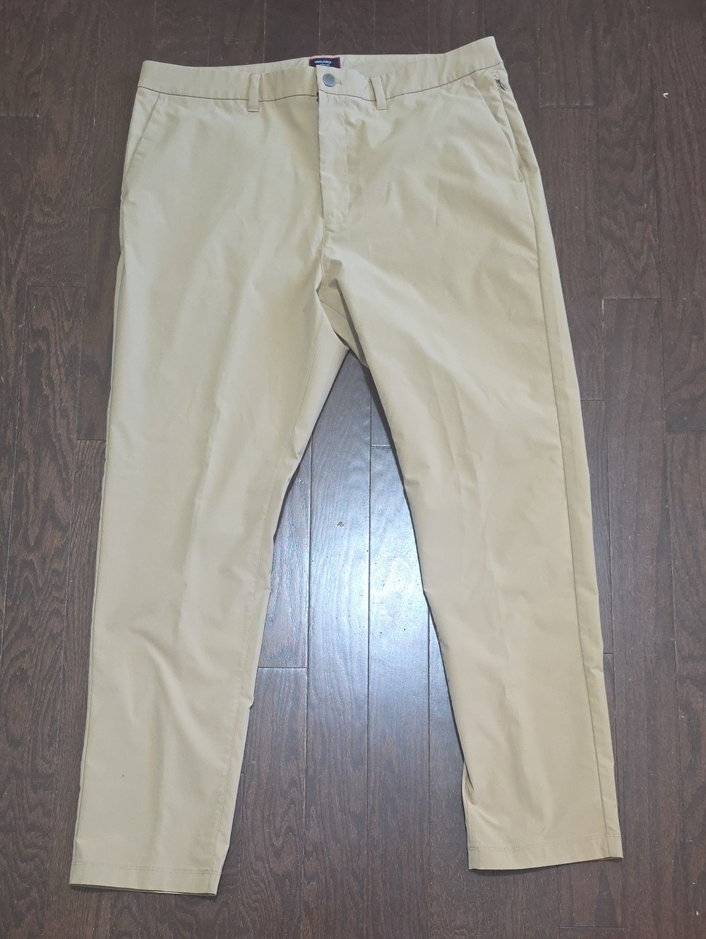UNTUCKit Slim Straight Chinos in Khaki